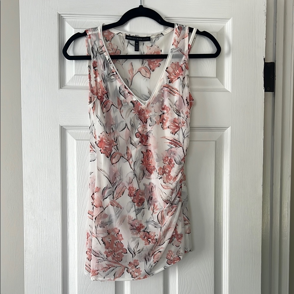 White House Black Market Floral V-Neck Sleeveless Top